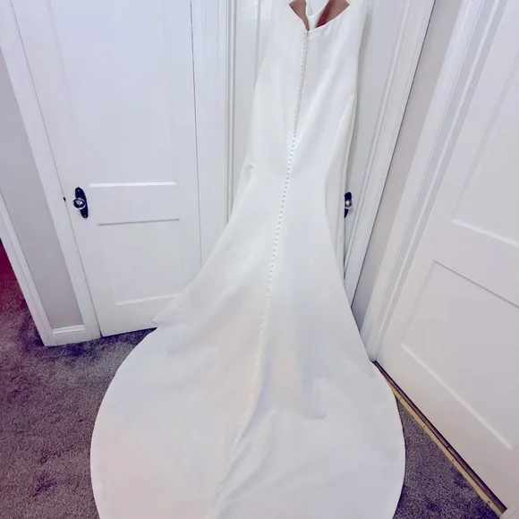 Wedding Gown: Maggie Sottero, Annika, Hollywood Glam - Picture 6 of 7